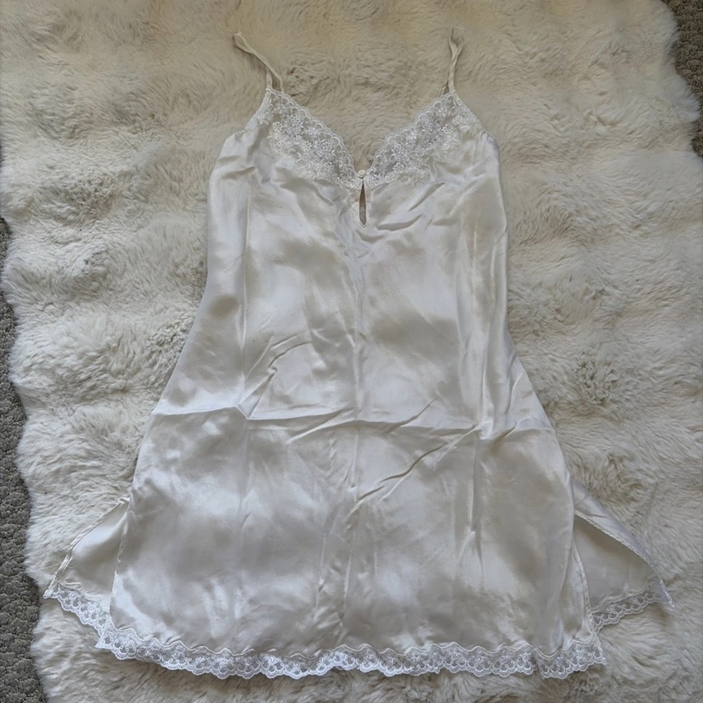 Victoria's Secret 100% silk Cream Lace Chemise